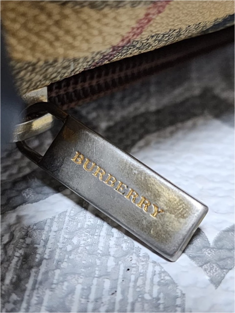 Authentic Burberry Vintage Haymarket Check Pebbled Messenger Bag Brown/Beige - Picture 10 of 14